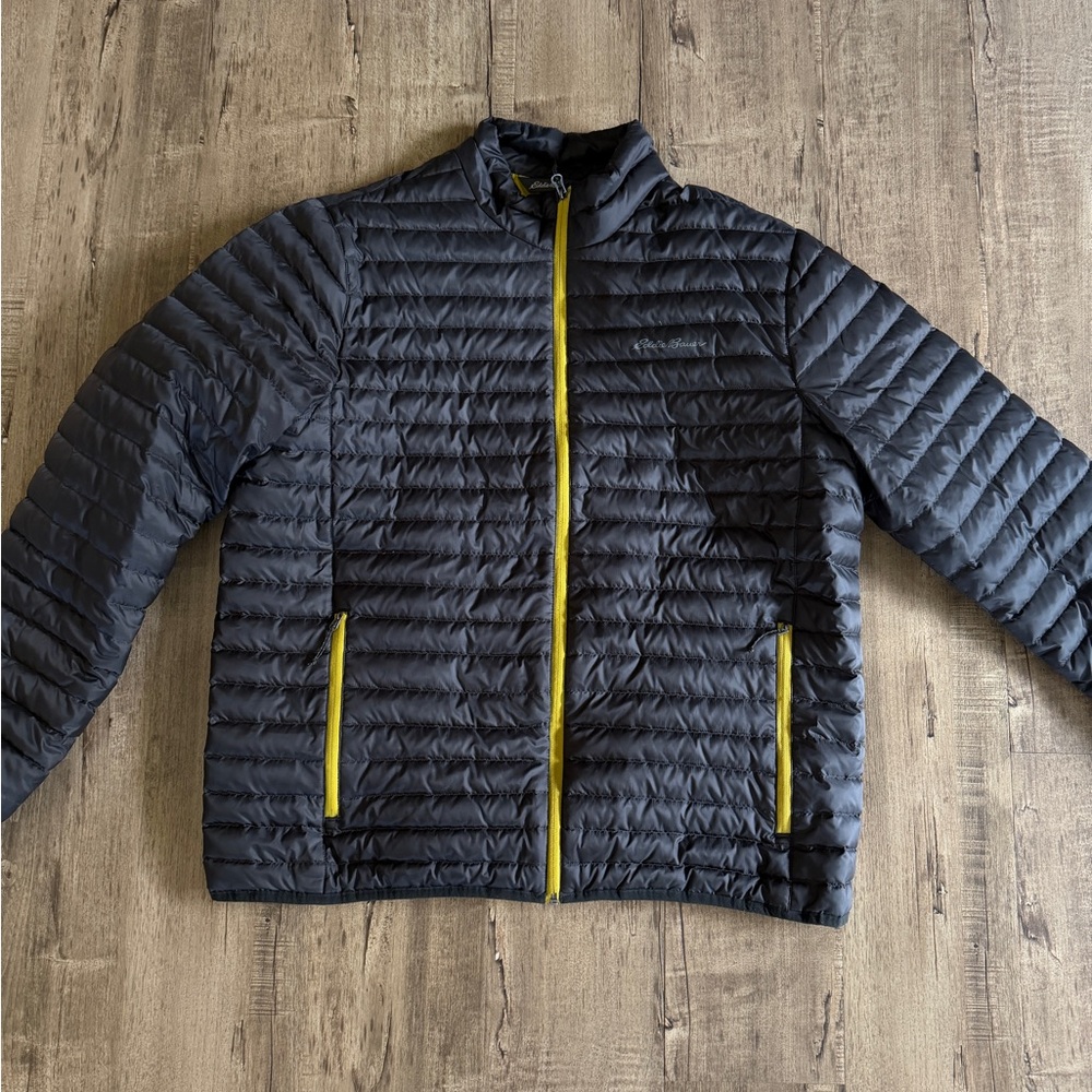 Eddie Bauer Men’s XL Travex EB 700 Goose Down Puffer Hooded Jacket Full Zip.